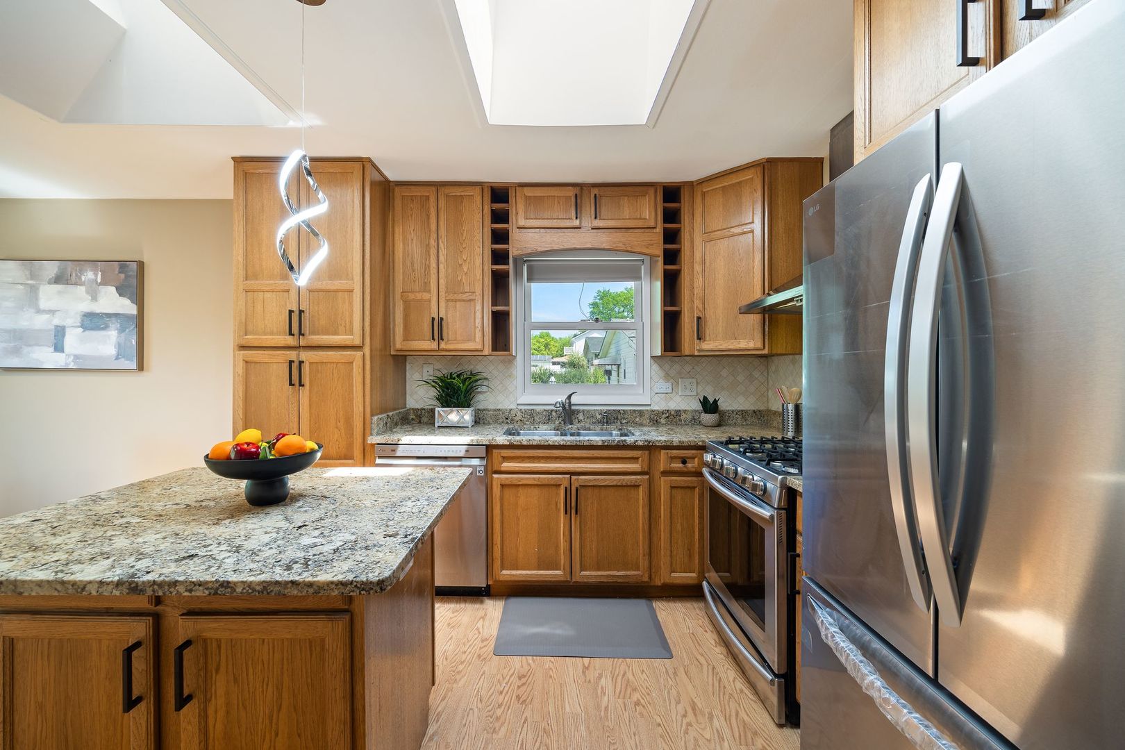 564 West Harrison Road Lombard, IL 60148 - Photo 4 of 33