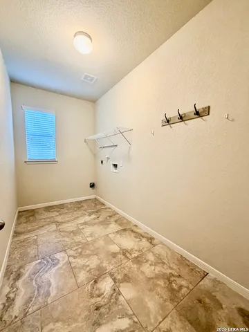 $2,595 | 8919 Olmstead Park, Converse, TX 78109