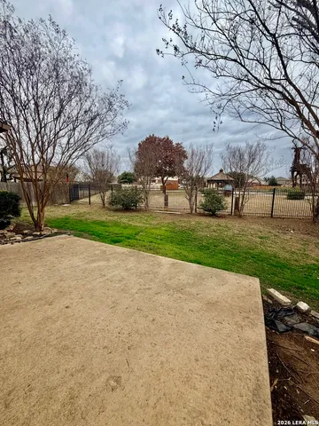 $2,595 | 8919 Olmstead Park, Converse, TX 78109