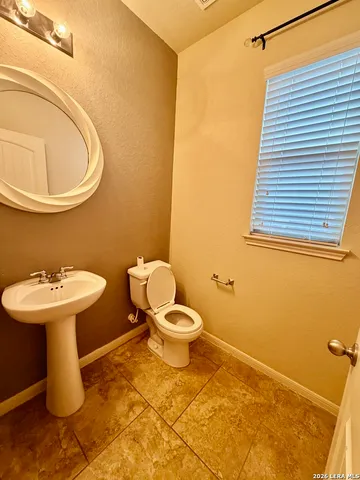 $2,595 | 8919 Olmstead Park, Converse, TX 78109