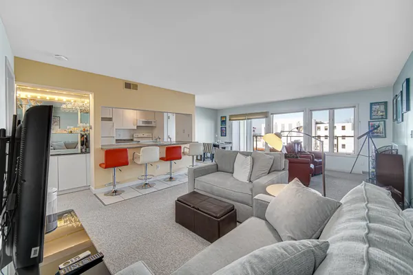$324,999 | 2 Marine Drive, Unit 6, Michigan City, IN 46360
