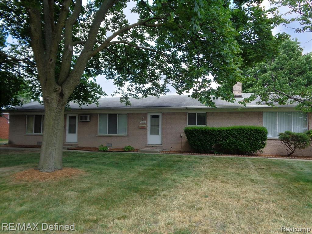 45060 Platt Street Utica, MI 48317 - Photo 1 of 11