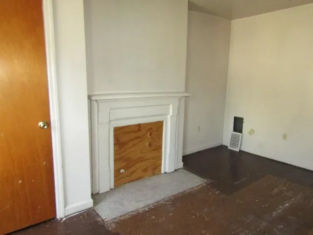 an empty room with an empty space