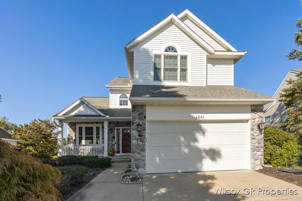 $492,500 | 1041 Dogwood Meadows Drive Southeast, Ada, MI 49301