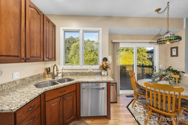 $492,500 | 1041 Dogwood Meadows Drive Southeast, Ada, MI 49301