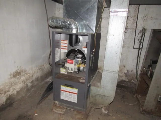 a view of utility room
