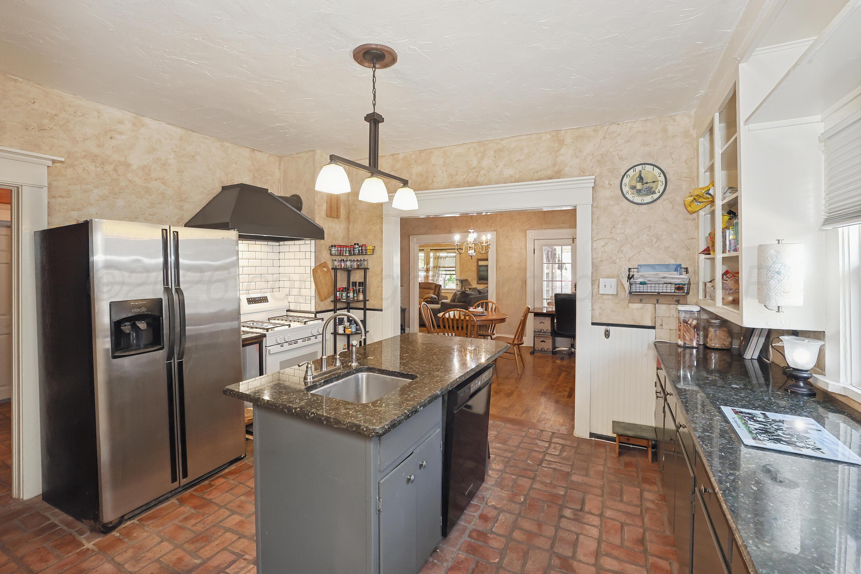 2103 South Polk Street Amarillo, TX 79109 - Photo 12 of 30 13-Kitchen