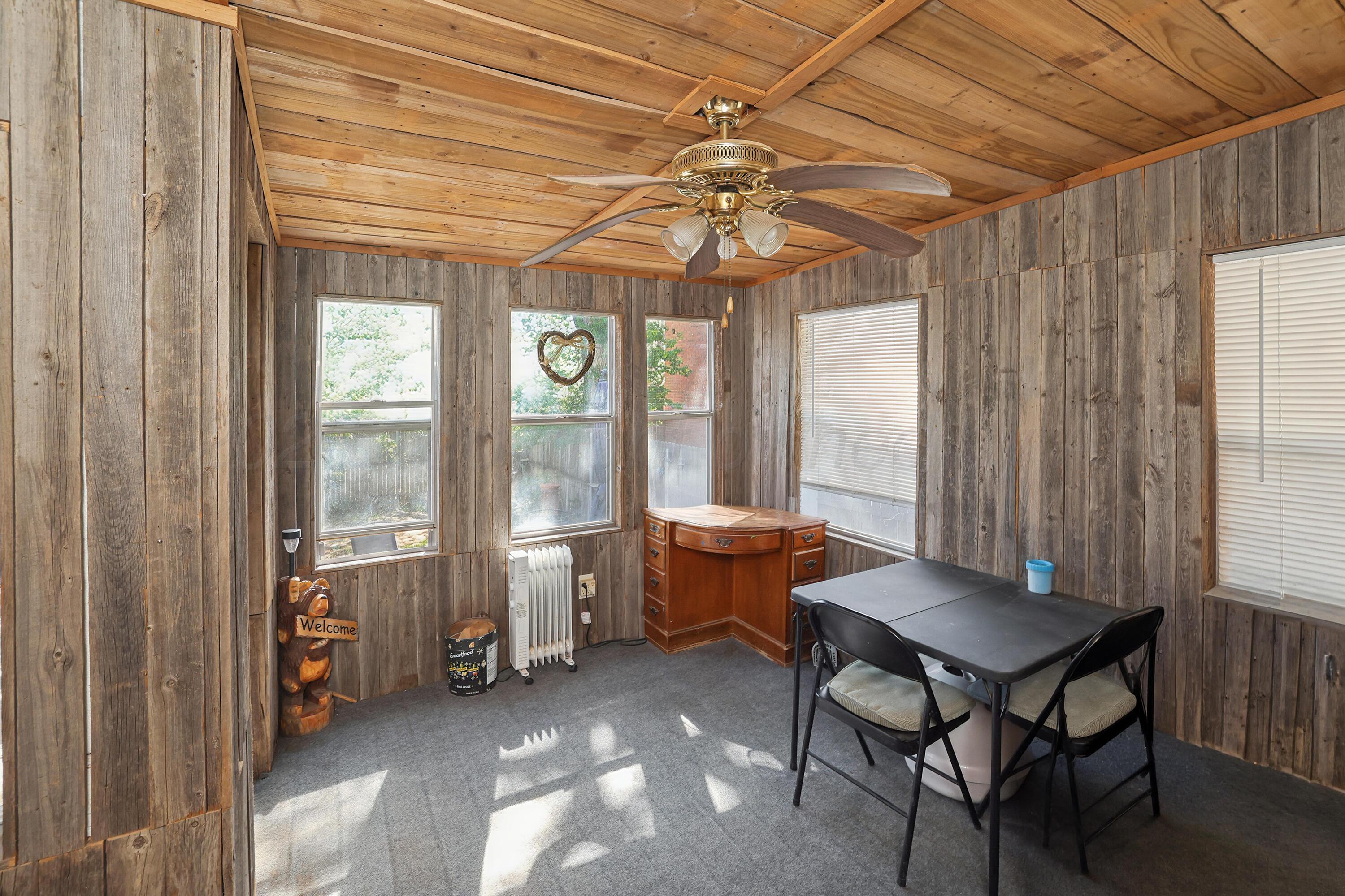 2103 South Polk Street Amarillo, TX 79109 - Photo 14 of 30 15-Sunroom