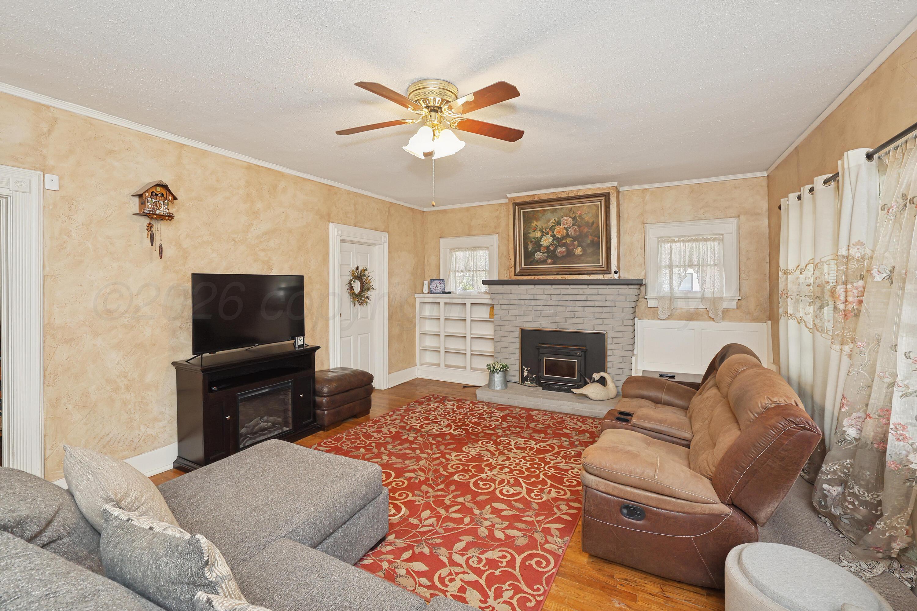 2103 South Polk Street Amarillo, TX 79109 - Photo 6 of 30 7-Living Area