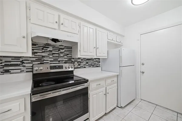 $2,000 | 334 Valley Park Drive, Garland, TX 75043