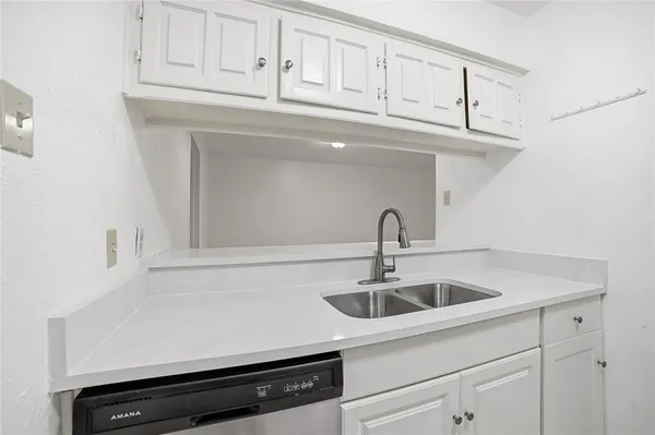 $2,000 | 334 Valley Park Drive, Garland, TX 75043