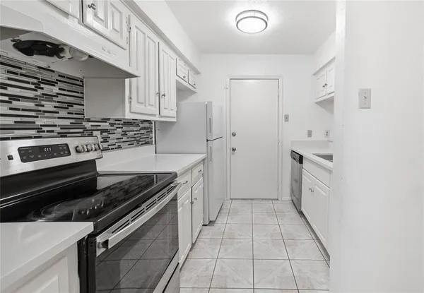 $2,000 | 334 Valley Park Drive, Garland, TX 75043