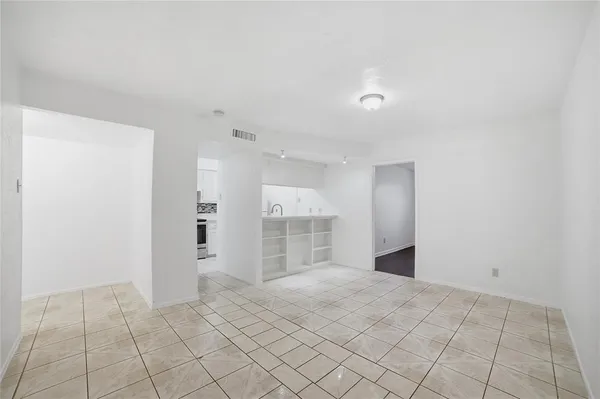 $2,000 | 334 Valley Park Drive, Garland, TX 75043