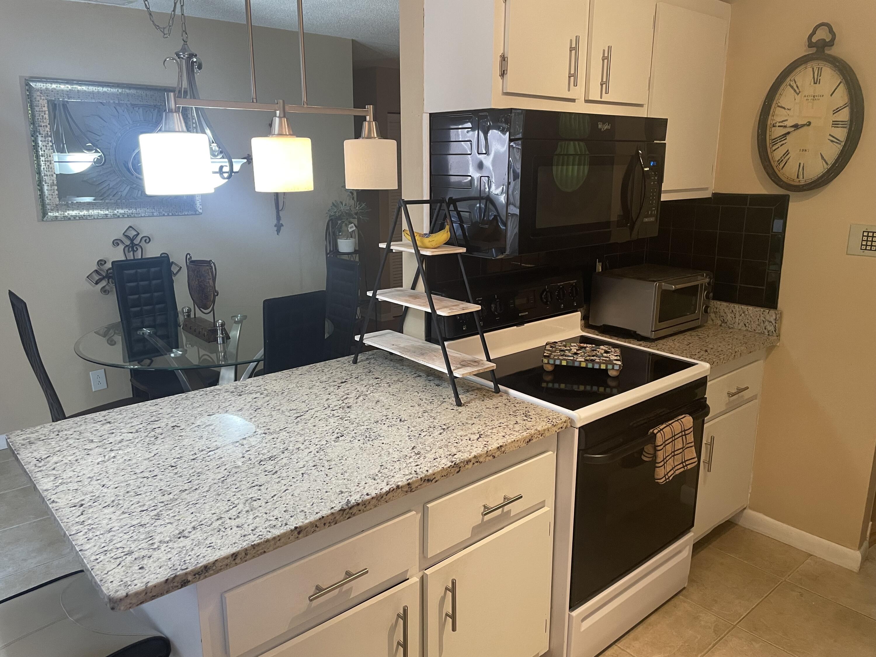 14845 Whatley Road Delray Beach, FL 33445 - Photo 4 of 24 Granite Countertops