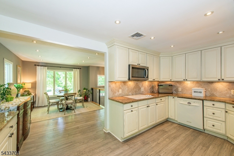 37 Green Road Sparta, NJ 07871 - Photo 17 of 49