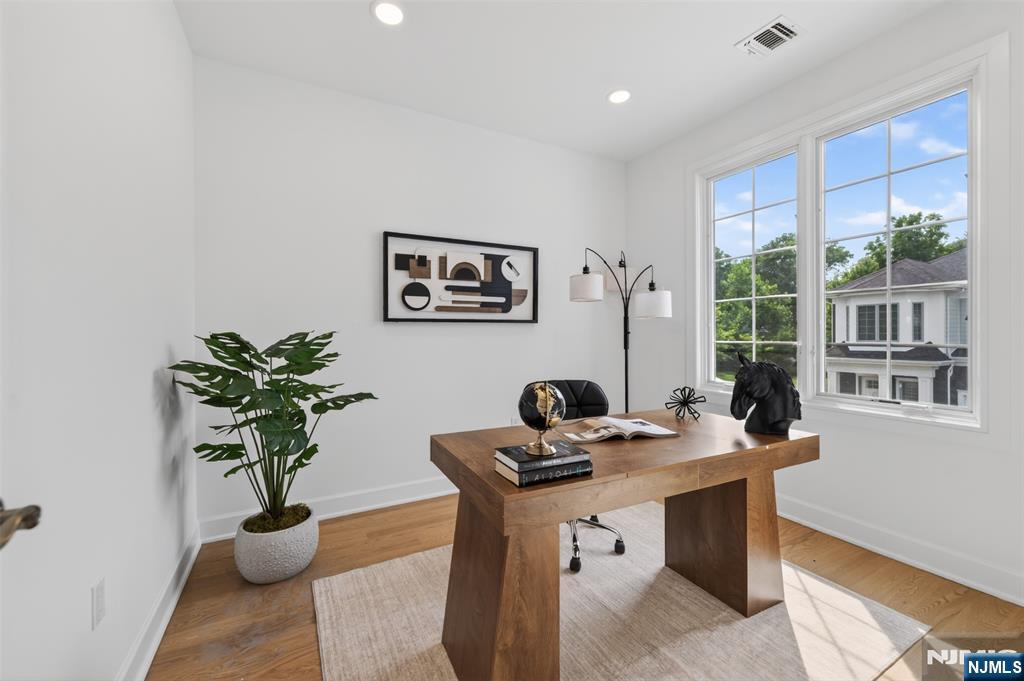 22 Gabriel Court, Unit 22 Paramus, NJ 07652 - Photo 27 of 38