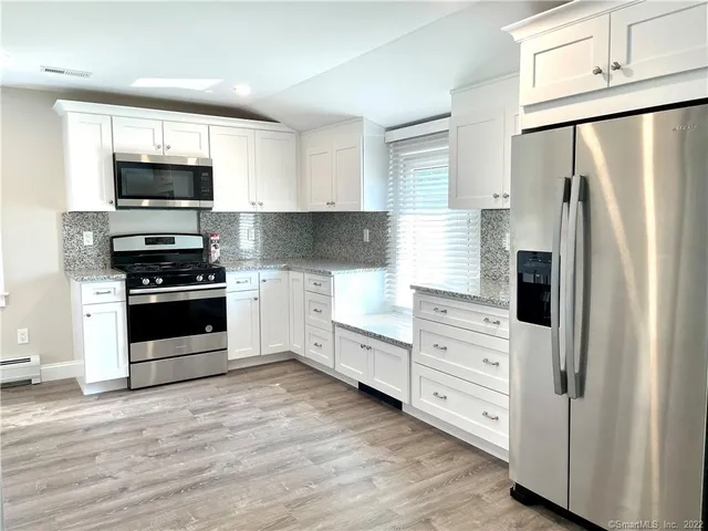 $2,950 | 31 Ledge Avenue, Unit 2, New Canaan, CT 06840