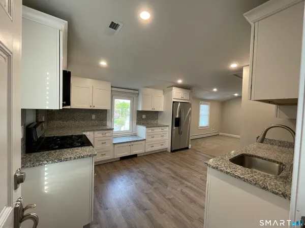 $2,950 | 31 Ledge Avenue, Unit 2, New Canaan, CT 06840