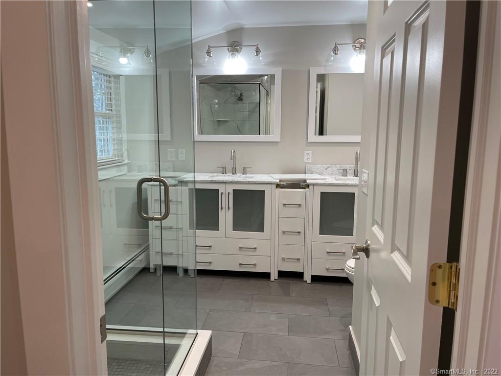 31 Ledge Avenue, Unit 2 New Canaan, CT 06840 - Photo 8 of 14 Wonderful full bath