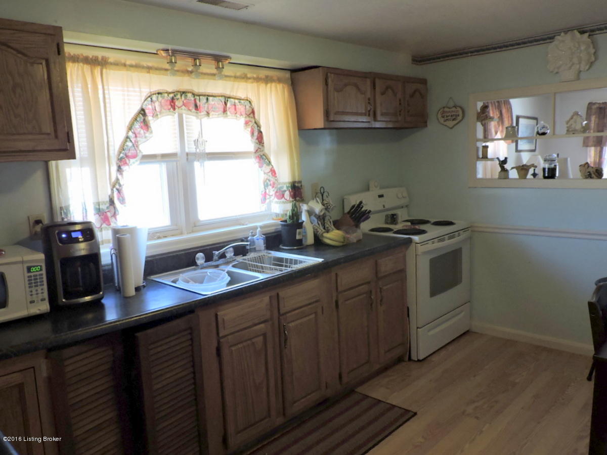 1111 Penile Road Louisville, KY 40272 - Photo 6 of 26 Eat-in Kitchen