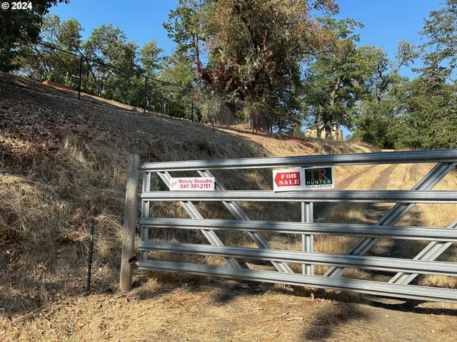 a view of dinning room with a bench