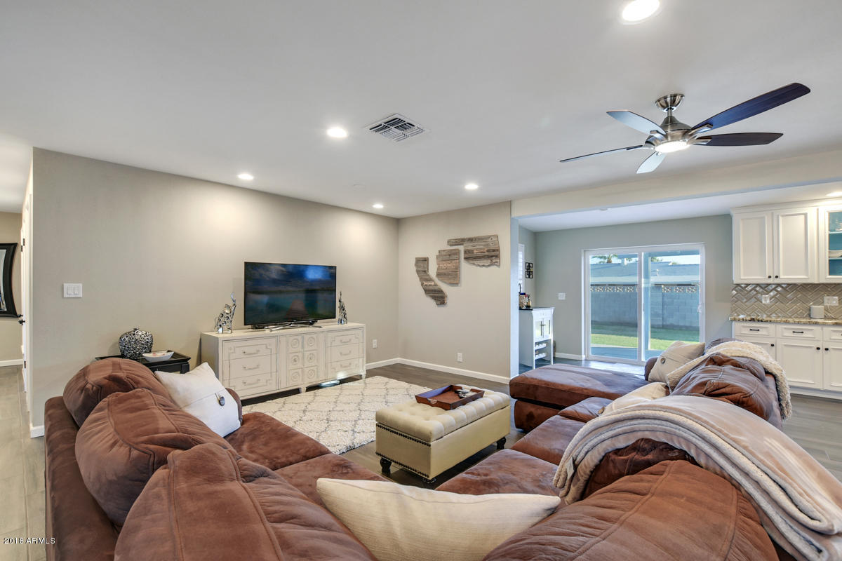 1517 West Lamar Road Phoenix, AZ 85015 - Photo 11 of 43 1517-West-Lamar-Road-16