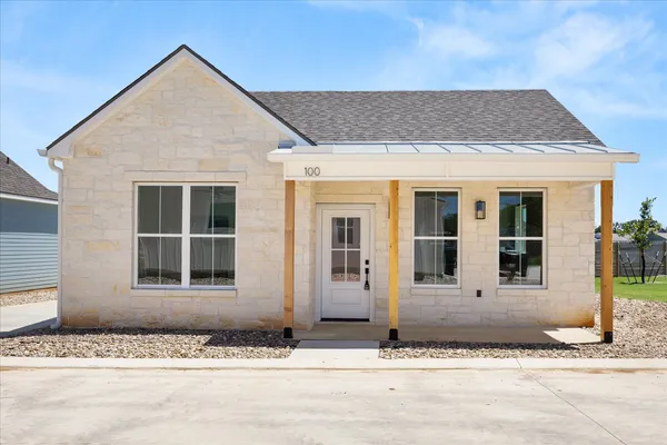 $369,750 | 802 South Creek Street, Unit 100, Fredericksburg, TX 78624