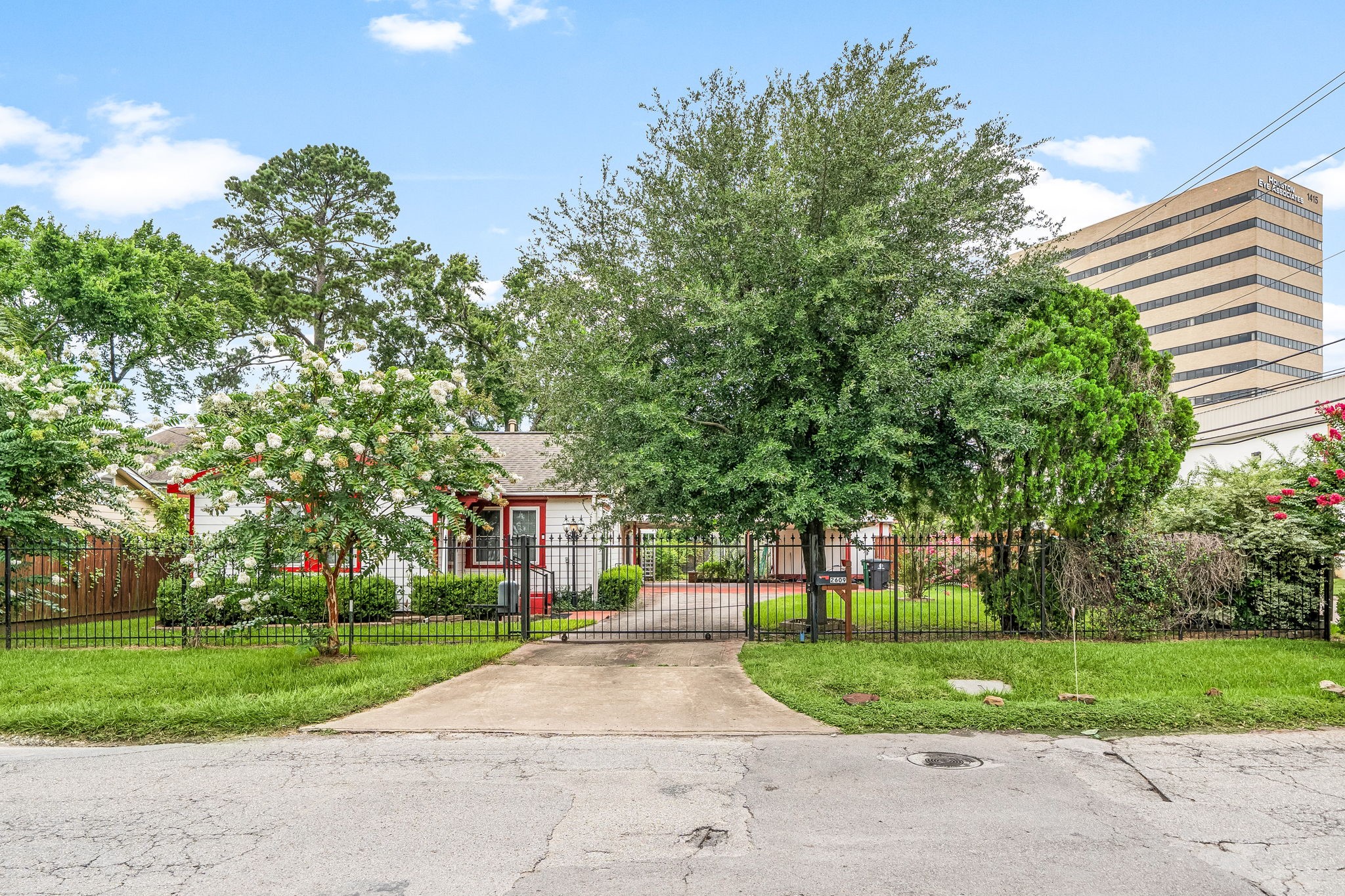 2609 Bevis Street Houston, TX 77008 - Photo 13 of 28 a view of a park with plants and trees