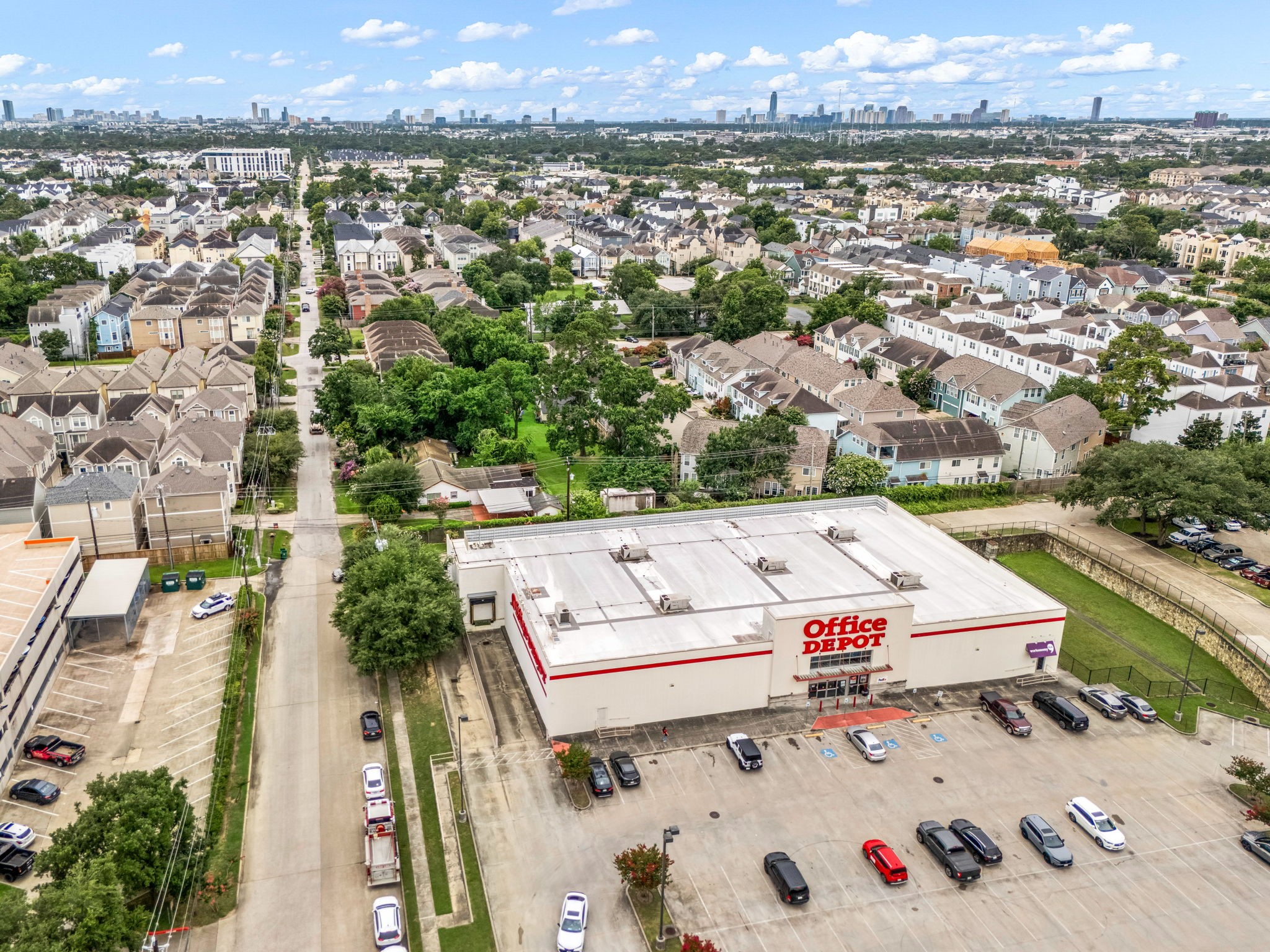 2609 Bevis Street Houston, TX 77008 - Photo 28 of 28 an aerial view of a houses with a city view