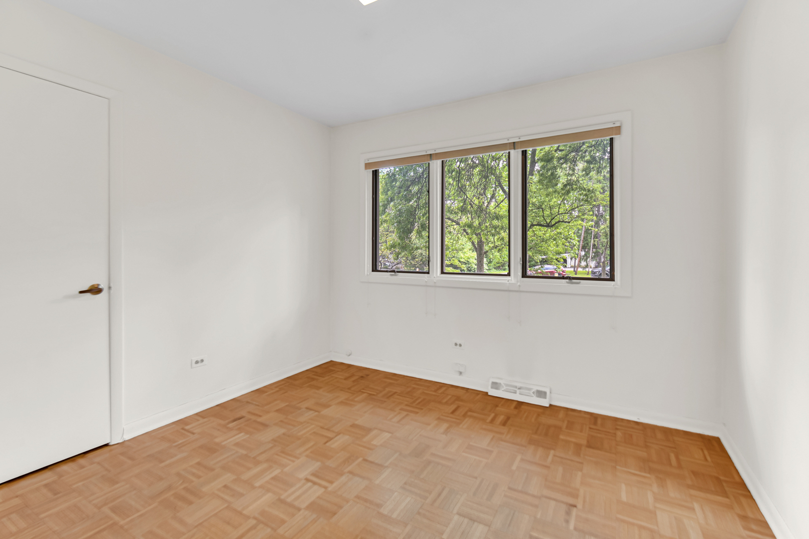4112 Sunset Road Matteson, IL 60443 - Photo 15 of 28 a view of a big room with wooden floor and windows