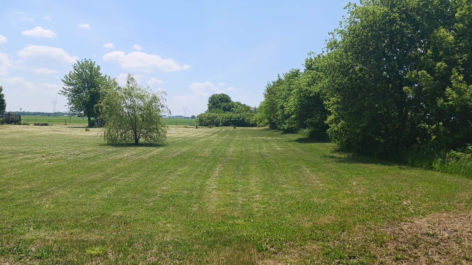4775 East Grinter Road Gardner, IL 60424 - Photo 4 of 15 a view of an outdoor space and basketball court