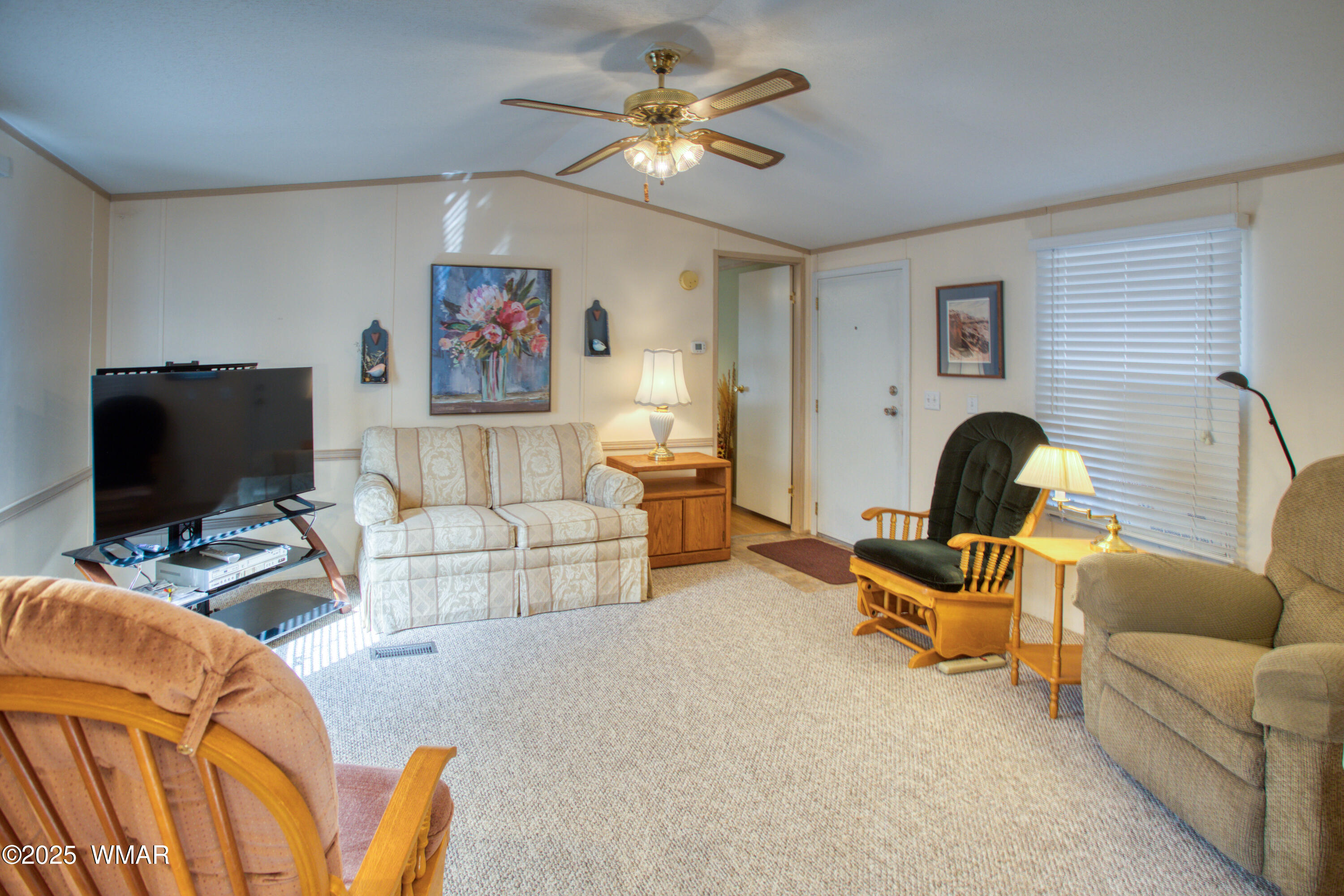5208 South Blue Ridge Loop Pinetop, AZ 85935 - Photo 13 of 15 Living Room