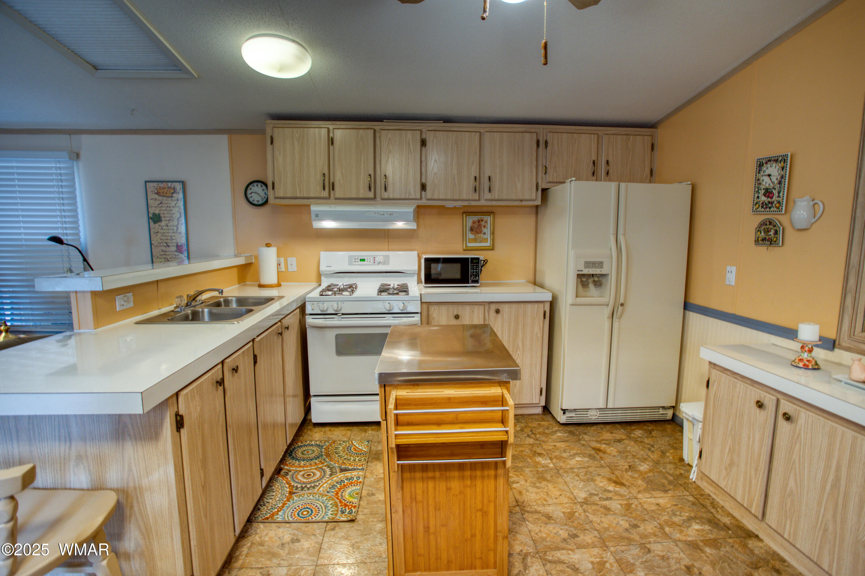 5208 South Blue Ridge Loop Pinetop, AZ 85935 - Photo 4 of 15 Kitchen