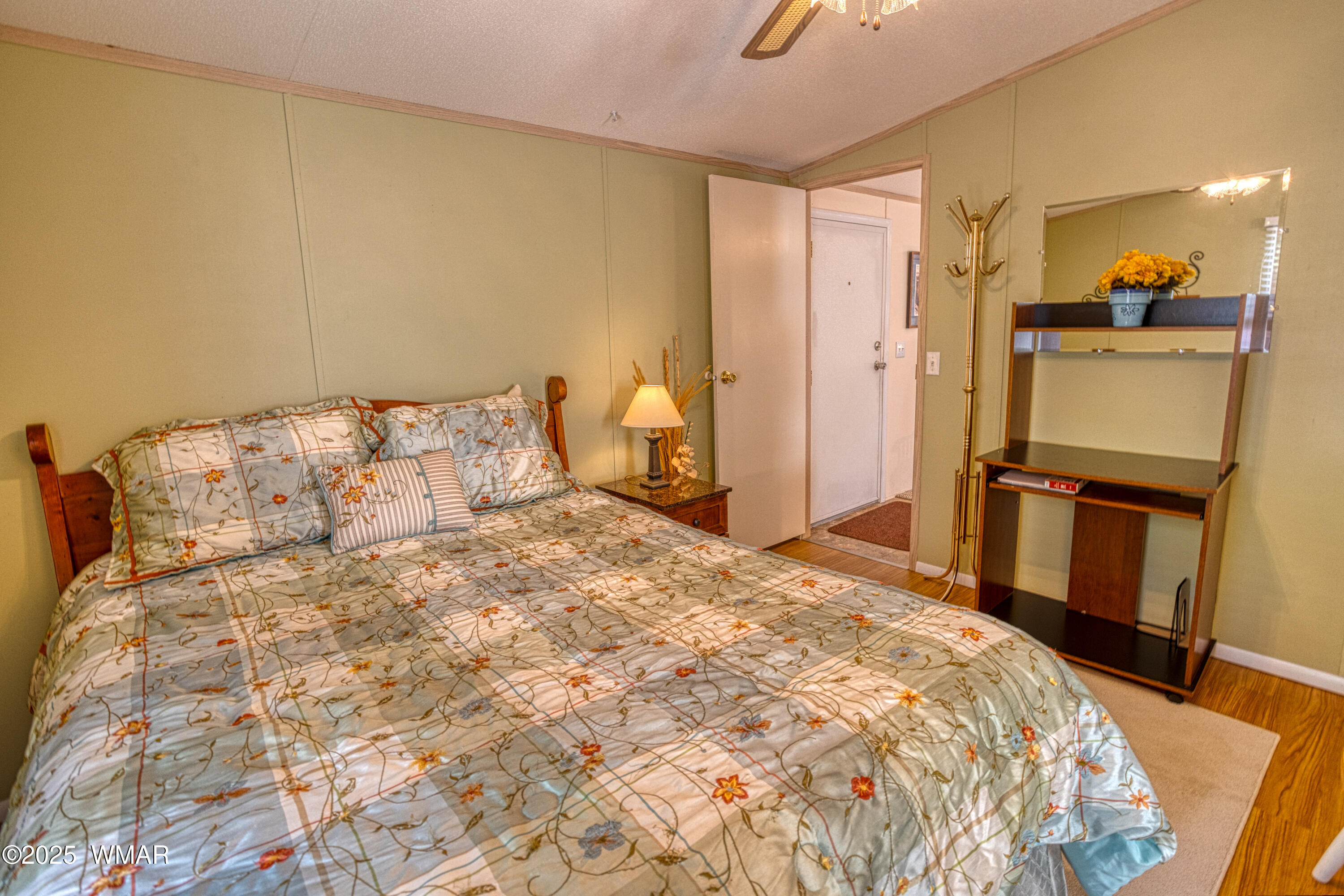 5208 South Blue Ridge Loop Pinetop, AZ 85935 - Photo 9 of 15 Guest Bedroom