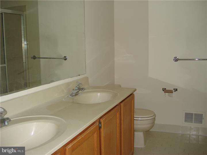 37 B Melrose Road, Unit B Princeton, NJ 08540 - Photo 8 of 13 Master Bathroom