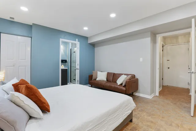 $4,199 | 1356 Larchmont Drive, Buffalo Grove, IL 60089