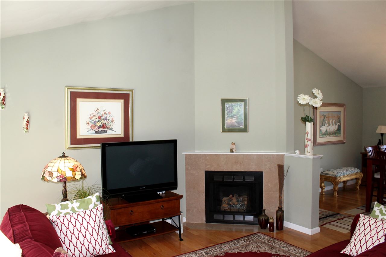 5 Beech Street, Unit 5 Hooksett, NH 03106 - Photo 3 of 29 Gallery Image 3