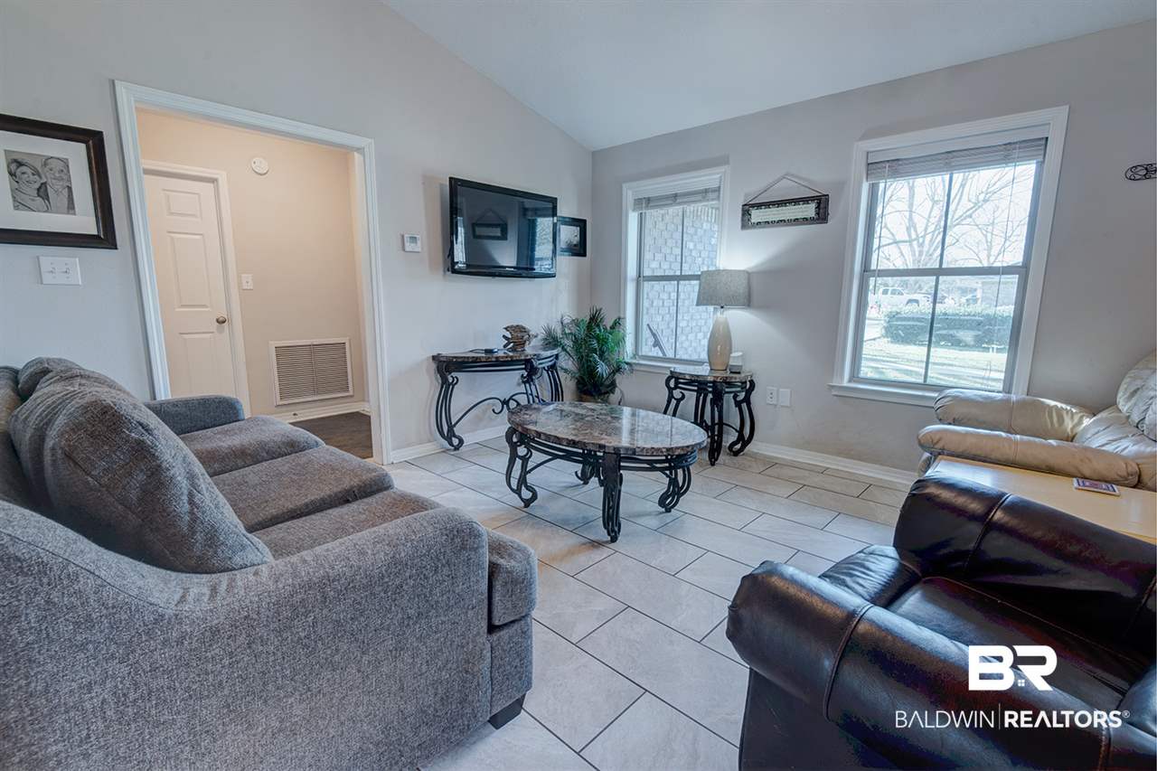409 South Stuart Street Foley, AL 36535 - Photo 4 of 25 Living Room