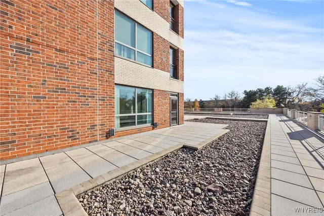 $329,990 | 201 Admirals Walk, Unit 201, Buffalo, NY 14202