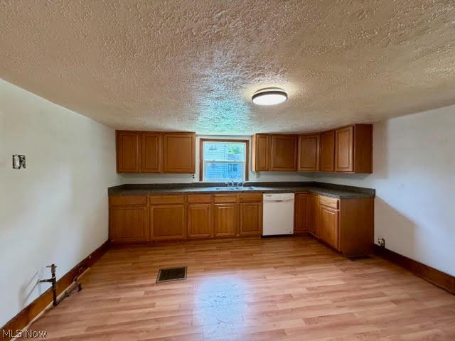 5649 Park Road Leavittsburg, OH 44430 - Photo 4 of 21