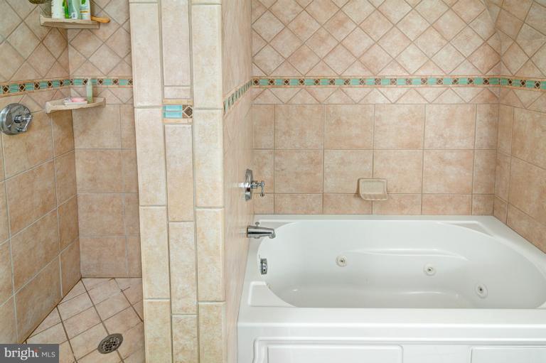 4426 Lingan Road Northwest Washington, DC 20007 - Photo 21 of 30 Bath 3