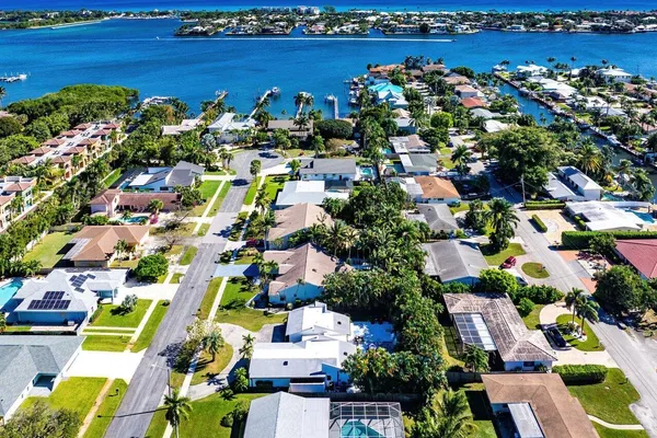 $6,500 | 630 Northeast 15th Place, Boynton Beach, FL 33435