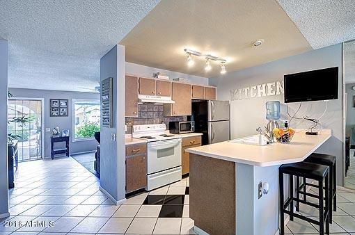1914 East Grandview Road Phoenix, AZ 85022 - Photo 2 of 17 Kitchen
