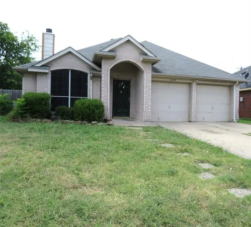 $2,100 | 6034 Maple Leaf Drive, Arlington, TX 76017