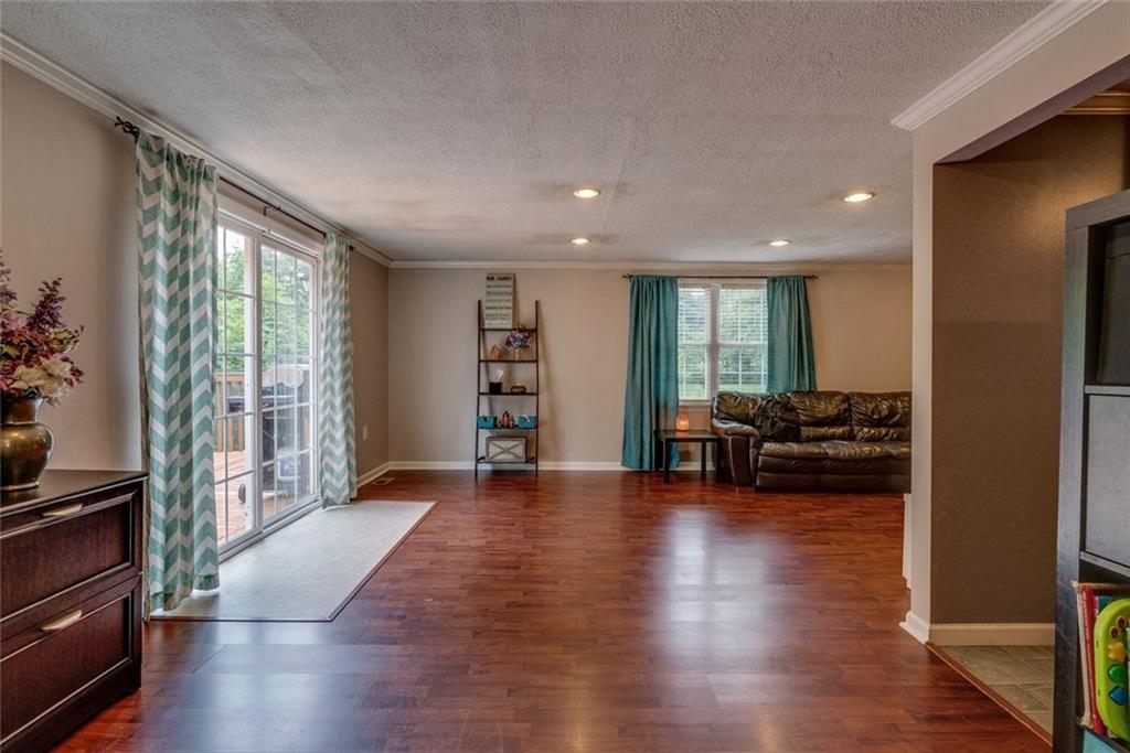 309 Marshall Road Imperial, PA 15126 - Photo 4 of 21 Gallery Image 4