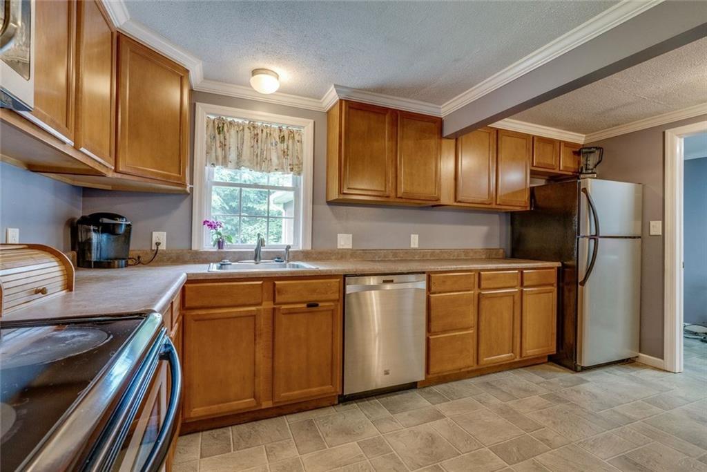 309 Marshall Road Imperial, PA 15126 - Photo 6 of 21 Gallery Image 6