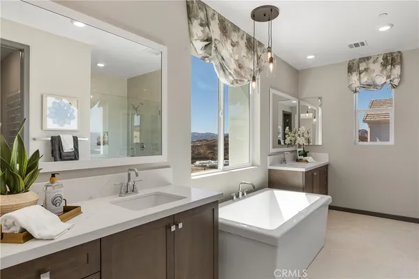 $1,225,000 | 28512 Wildflower Terrace, Castaic, CA 91384