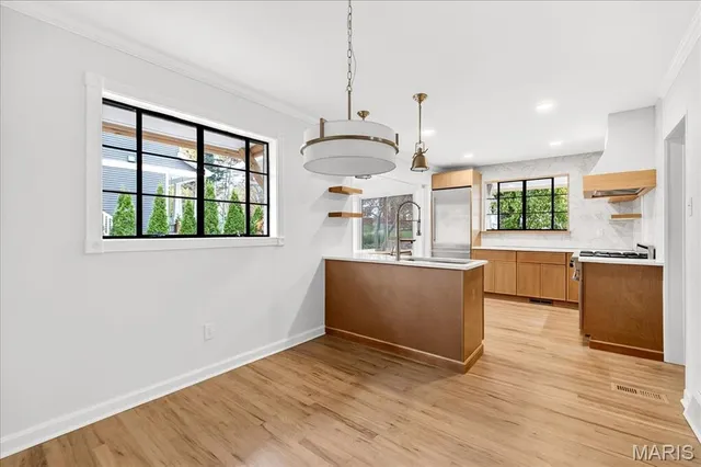 $525,000 | 246 South Old Orchard Avenue, St. Louis, MO 63119