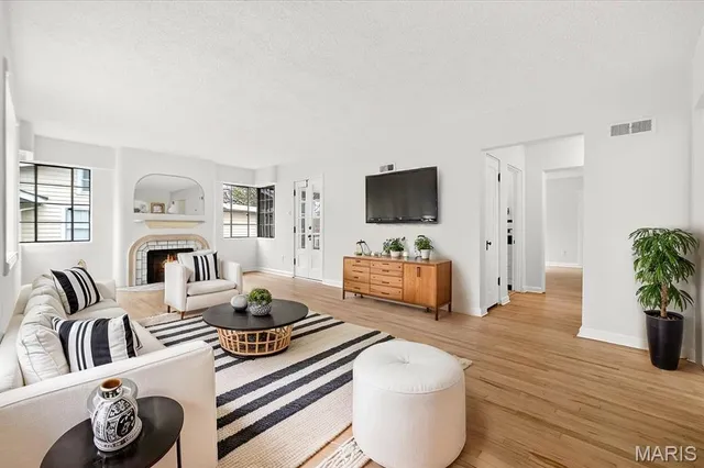 $525,000 | 246 South Old Orchard Avenue, St. Louis, MO 63119