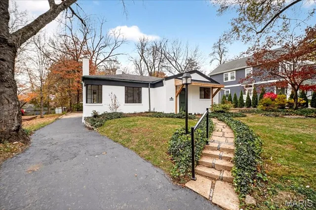 $525,000 | 246 South Old Orchard Avenue, St. Louis, MO 63119